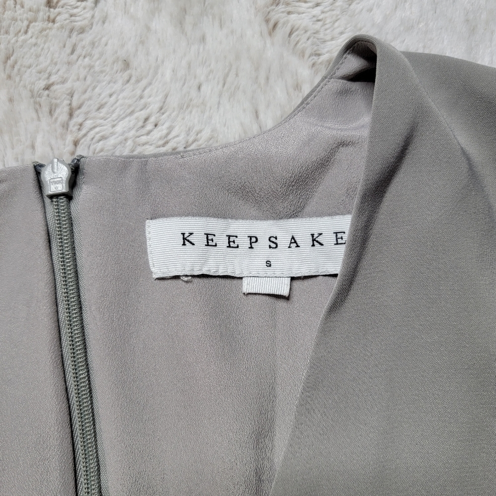 Keepsake The Label Gray Bell Sleeve V Neck Cropped Top Size S - Picture 7 of 9